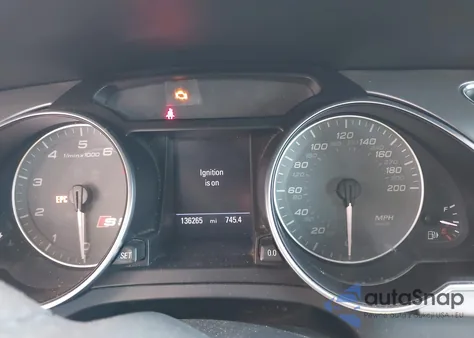 2009 Audi S5 4.2L из США, поврежденный, VIN WAURV78T89A051752